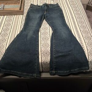 Wrangler retro flare jeans; NWT; 28 x 32